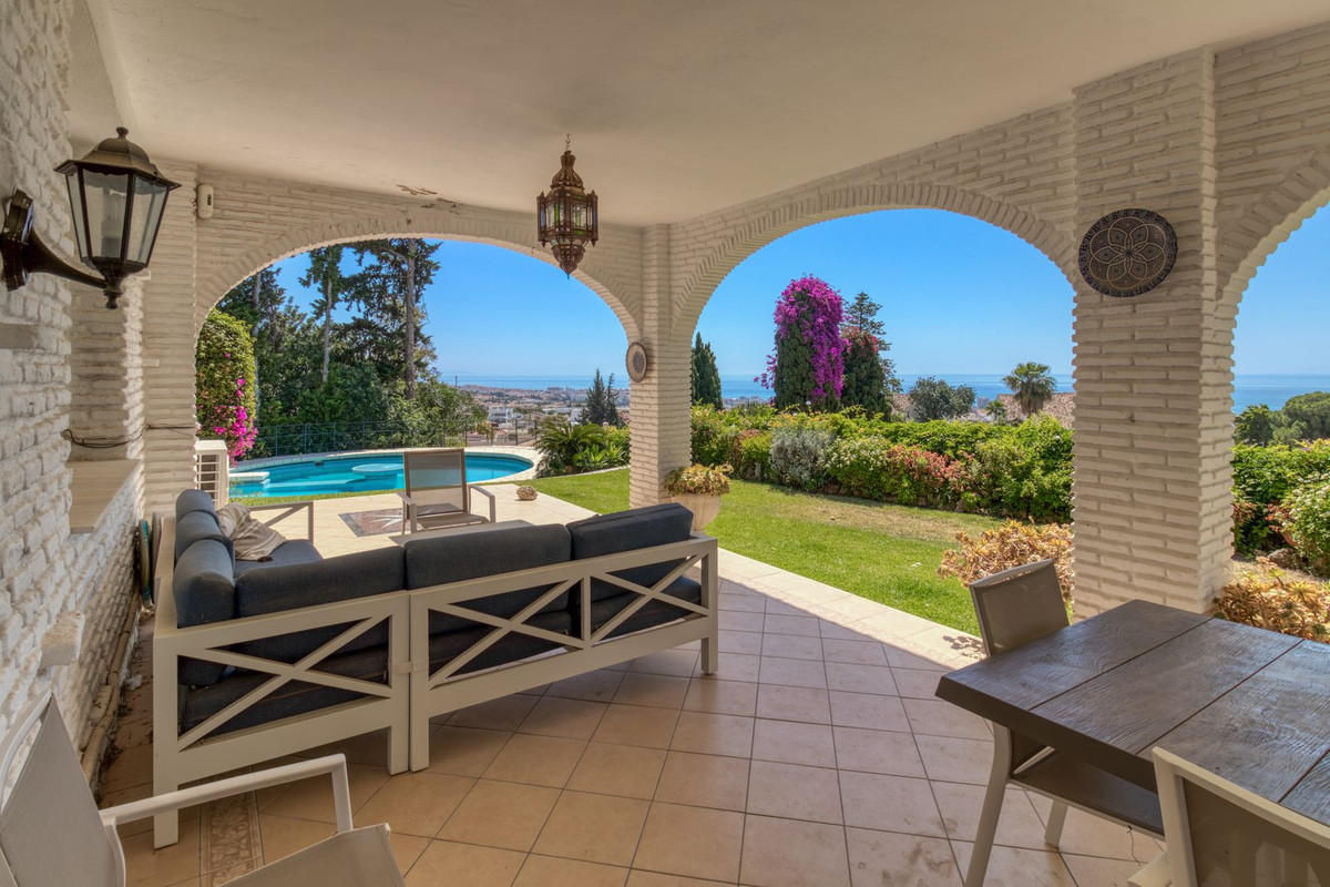 Villa for sale in Benalmádena, Málaga, Spain
