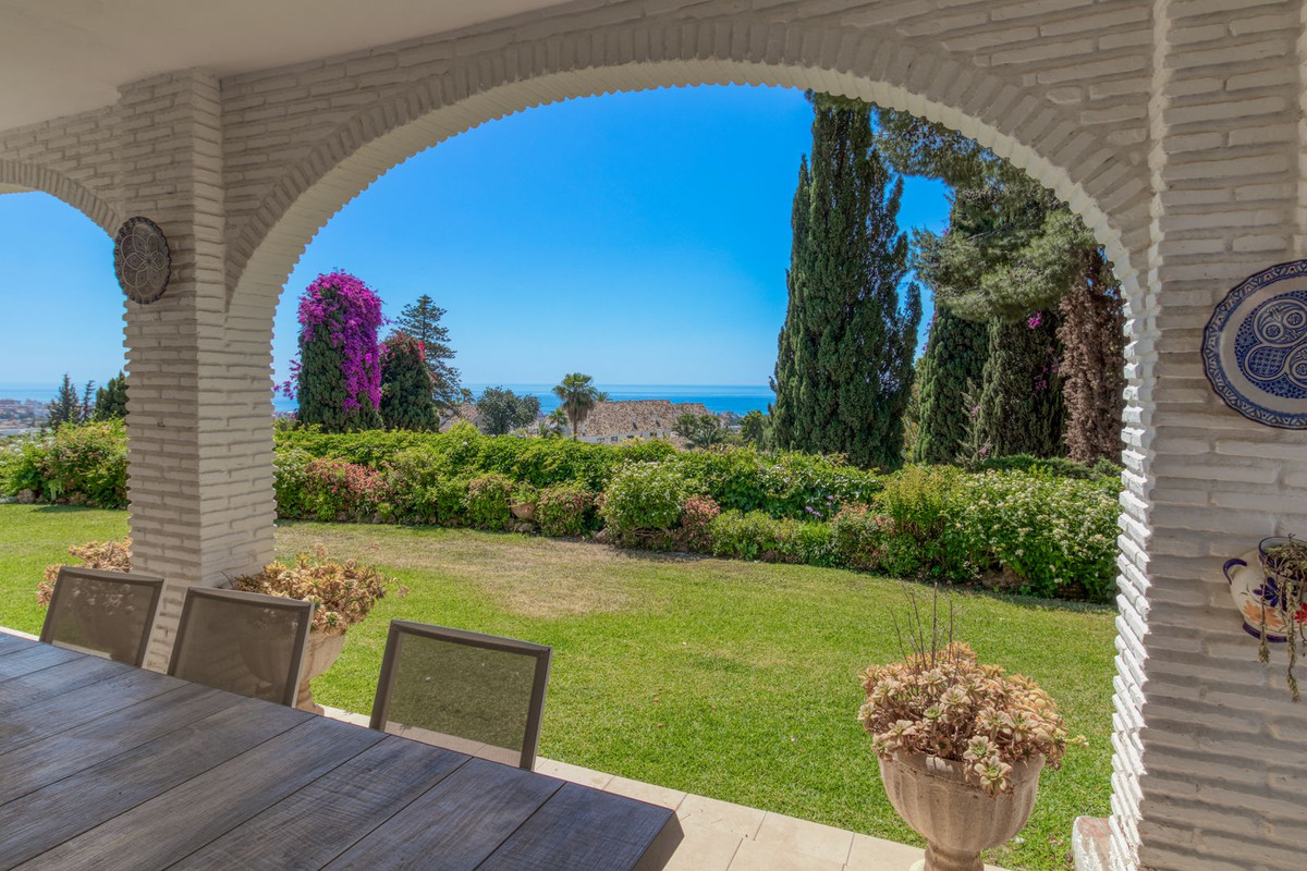 Villa for sale in Benalmádena, Málaga, Spain