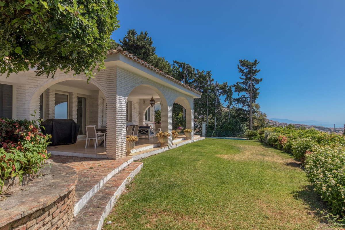 Villa for sale in Benalmádena, Málaga, Spain