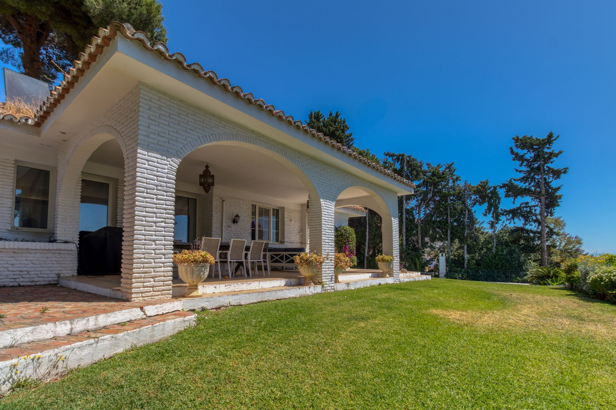Villa for sale in Benalmádena, Málaga, Spain