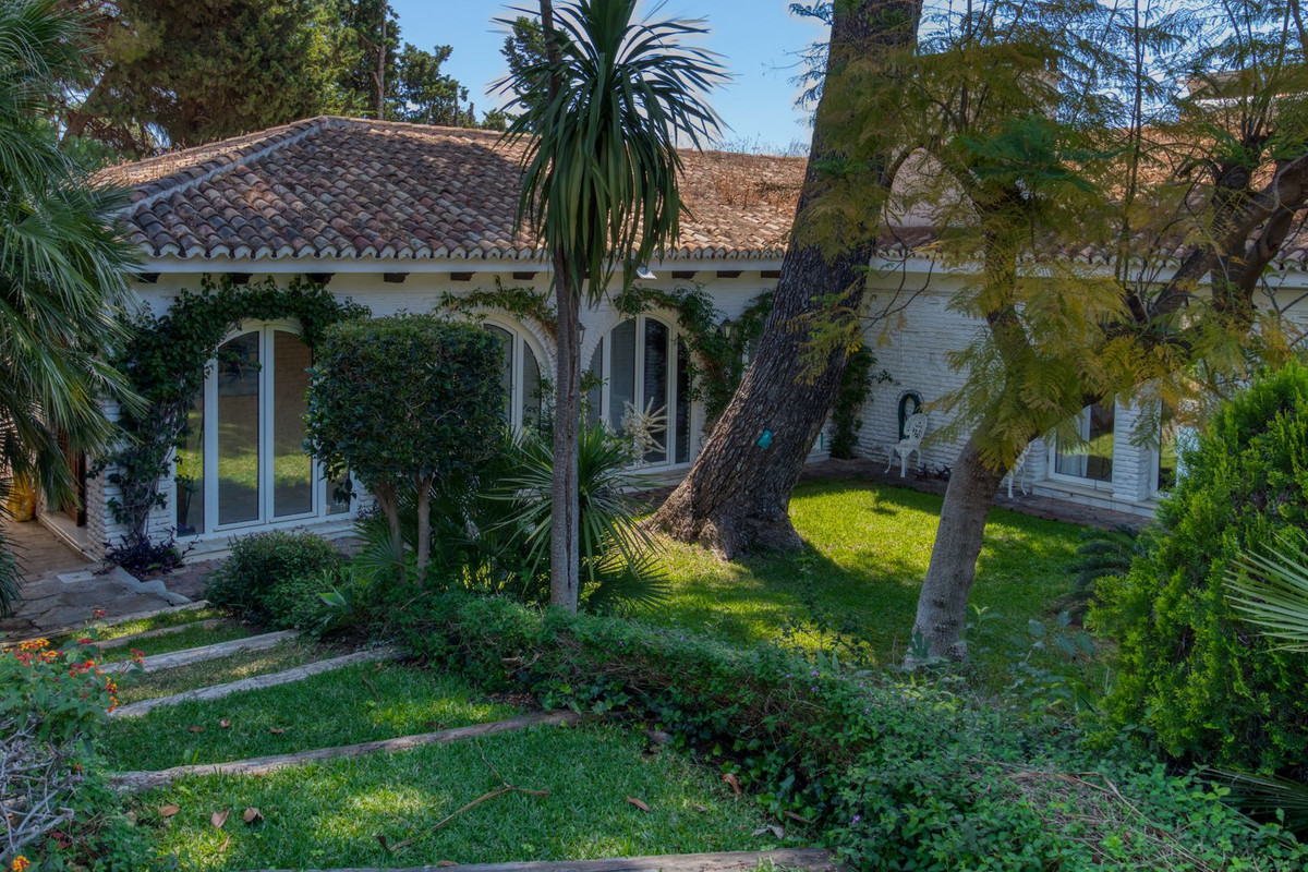 Villa for sale in Benalmádena, Málaga, Spain