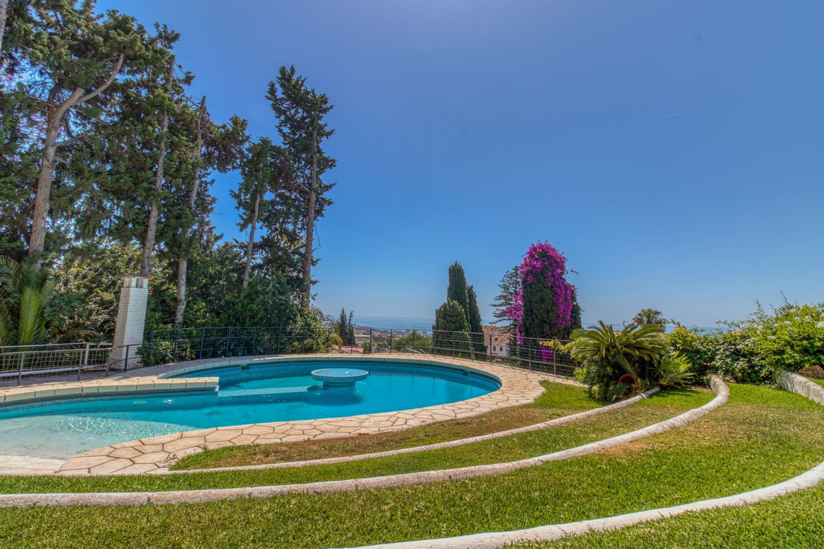 Villa for sale in Benalmádena, Málaga, Spain