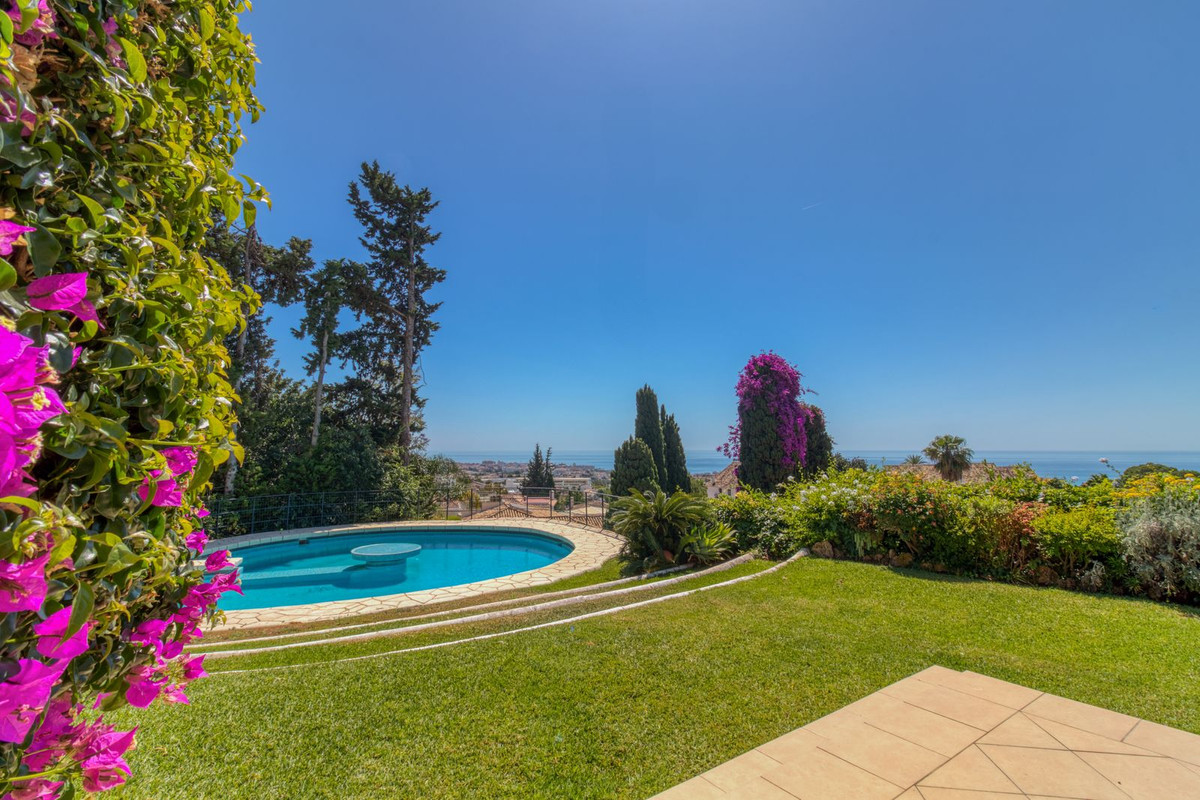 Villa for sale in Benalmádena, Málaga, Spain