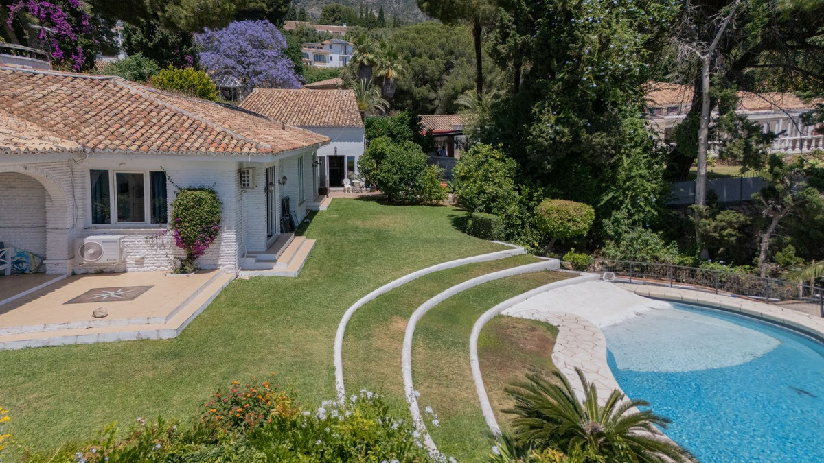 Villa for sale in Benalmádena, Málaga, Spain