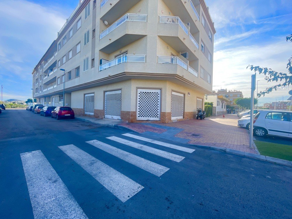 Comercial en venta en Formentera Del Segura