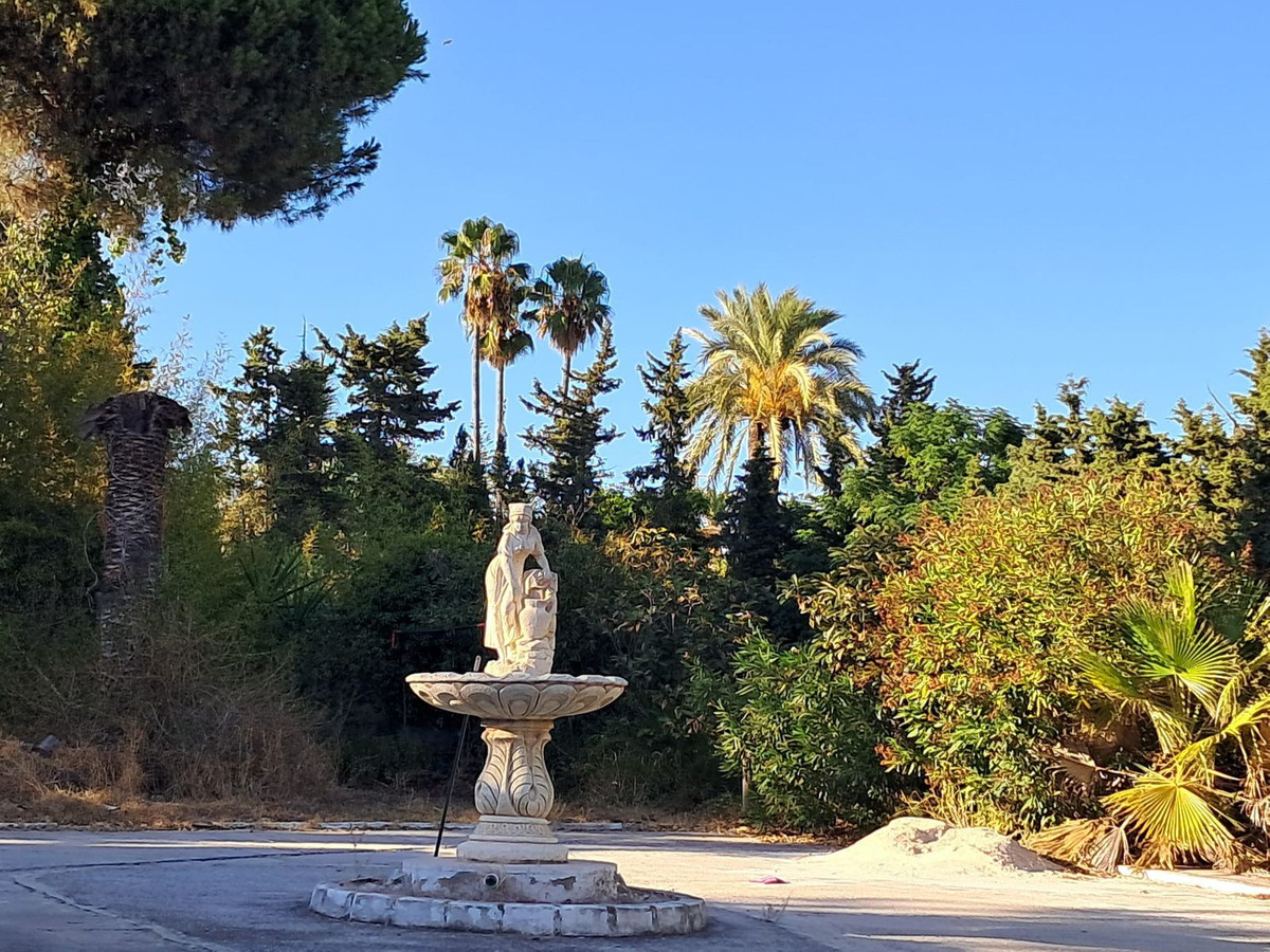 Villa for sale in New Golden Mile, Málaga, Spain