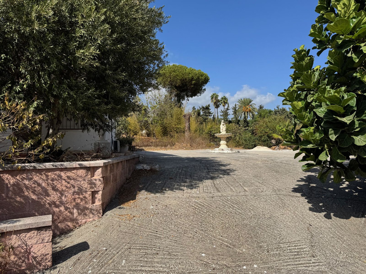 Villa for sale in New Golden Mile, Málaga, Spain