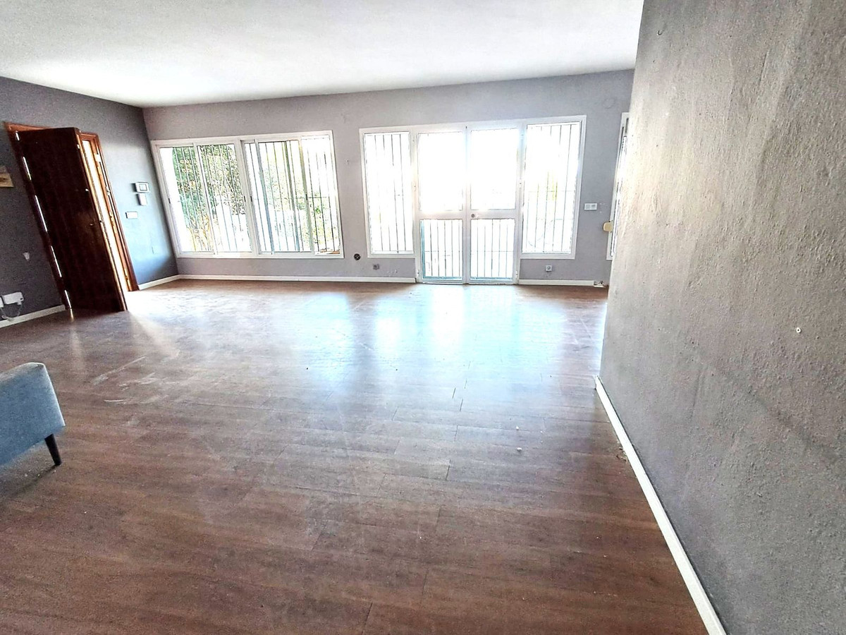 Villa for sale in New Golden Mile, Málaga, Spain