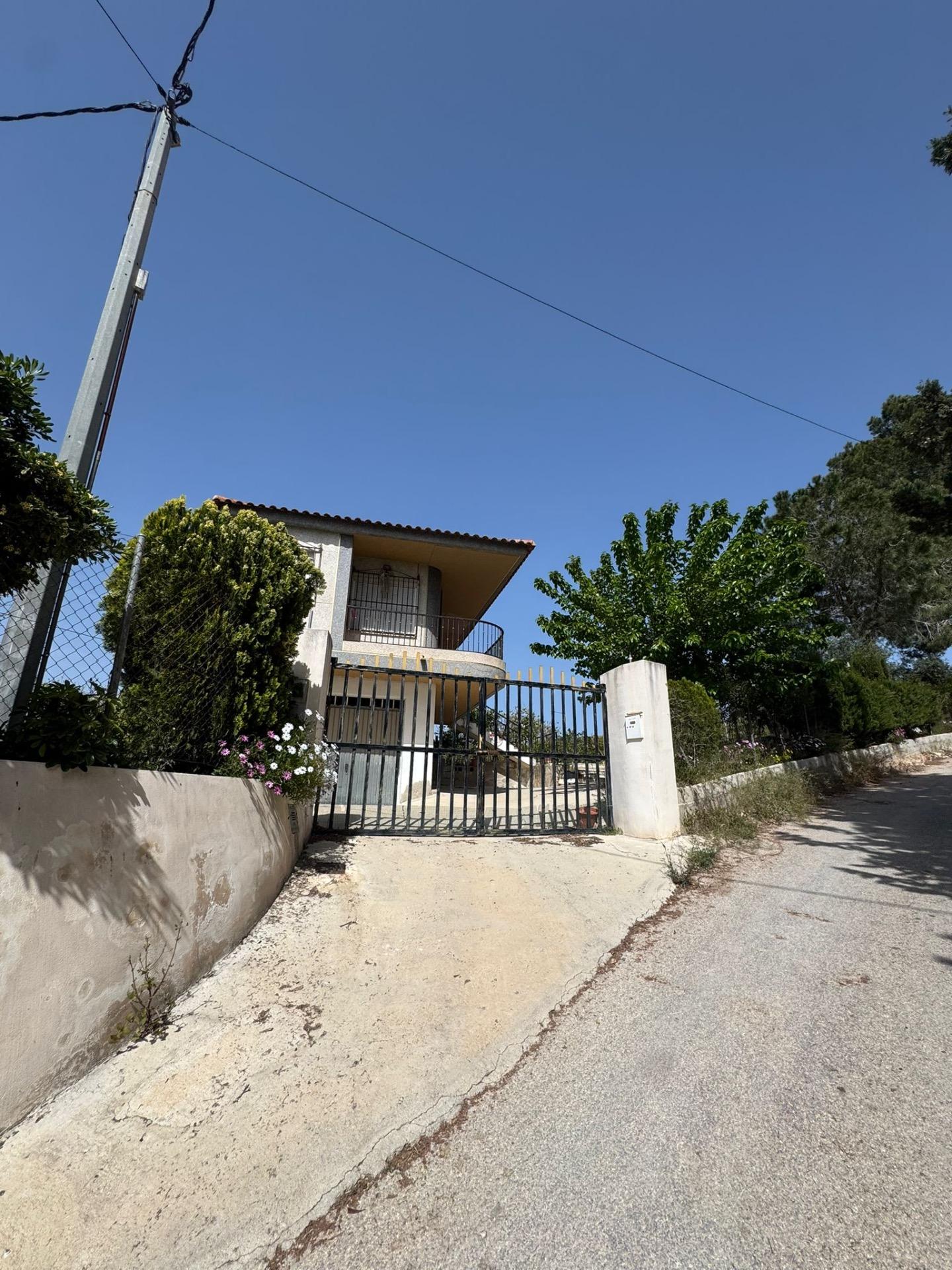 Finca en venta en Orihuela