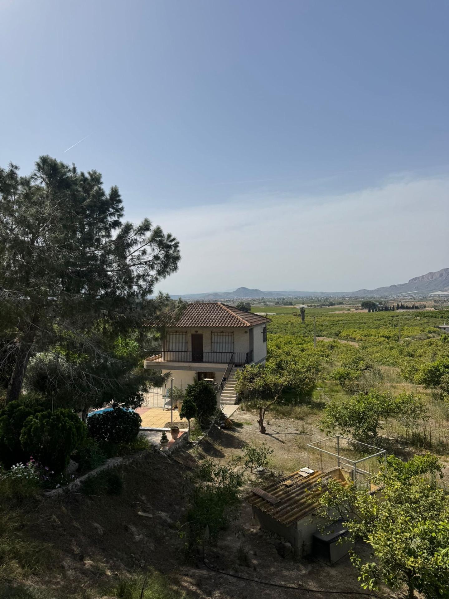 Finca en venta en Orihuela
