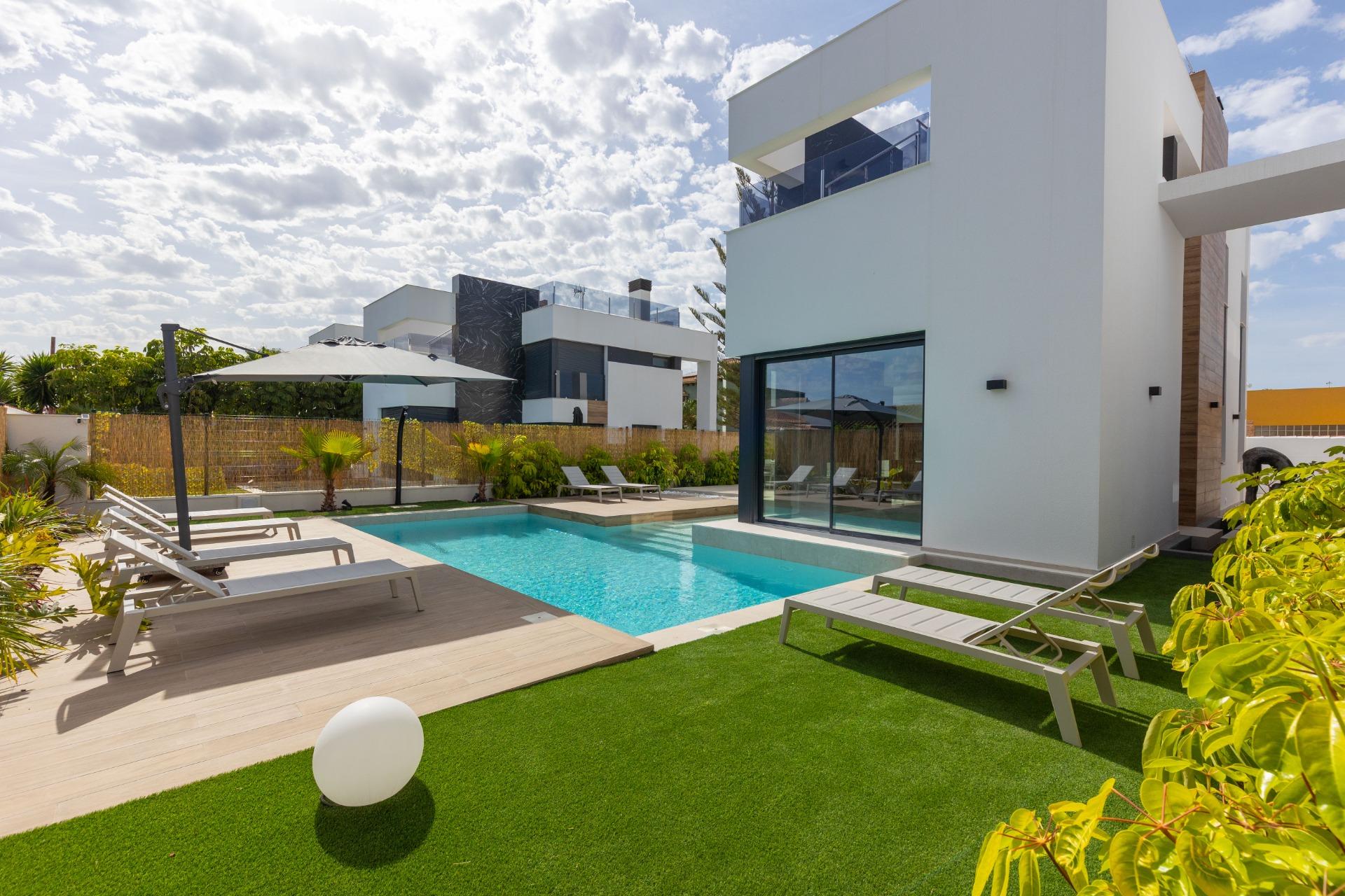 Villa for sale in Torrevieja, Alicante, Spain
