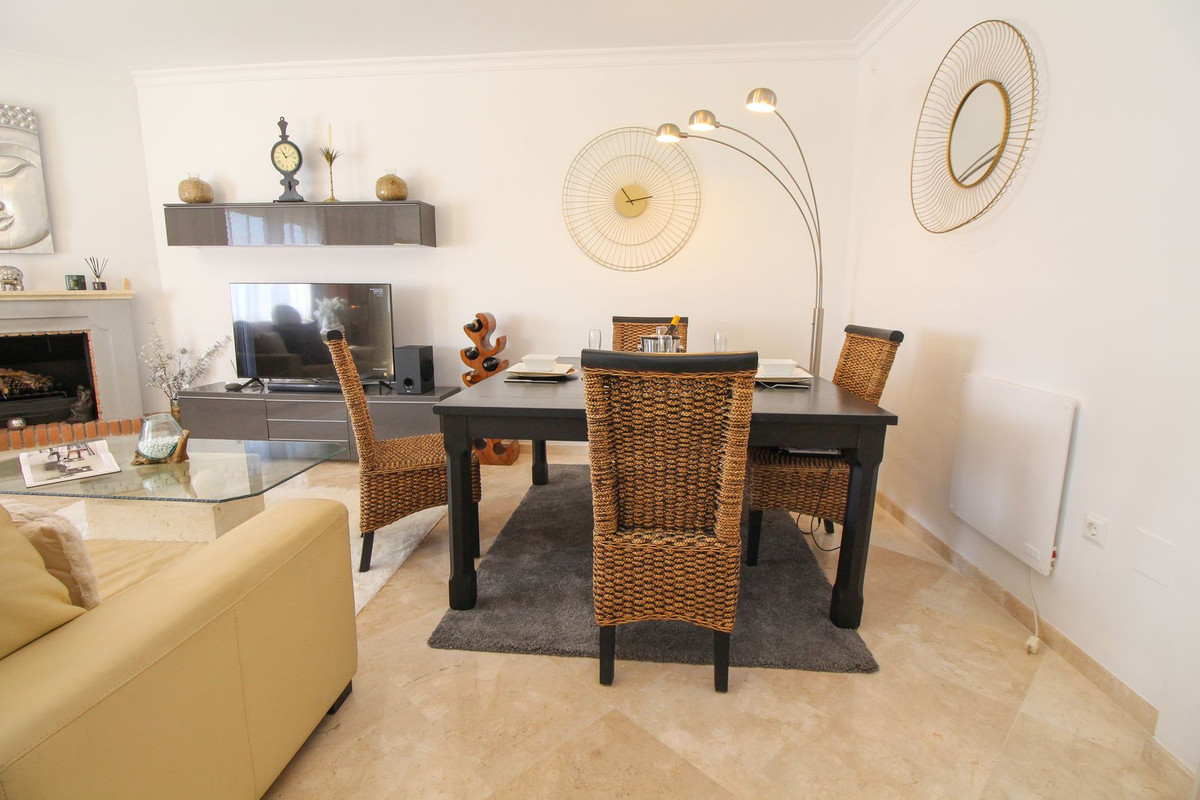 Apartment for sale in La Mairena, Málaga, Spain