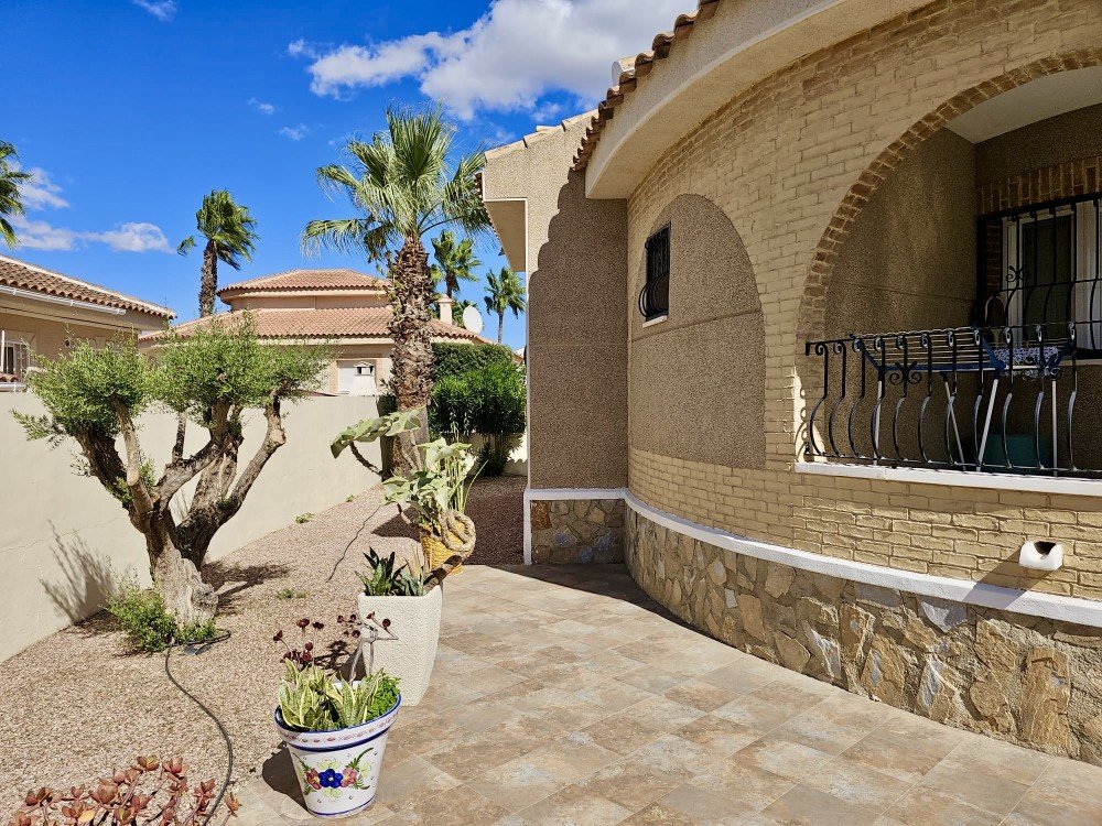 Villa for sale in Benijofar, Alicante, Spain