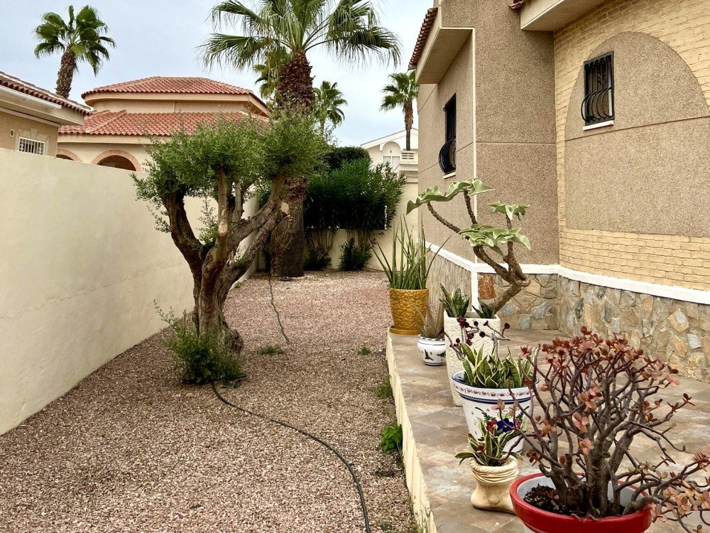 Villa for sale in Benijofar, Alicante, Spain