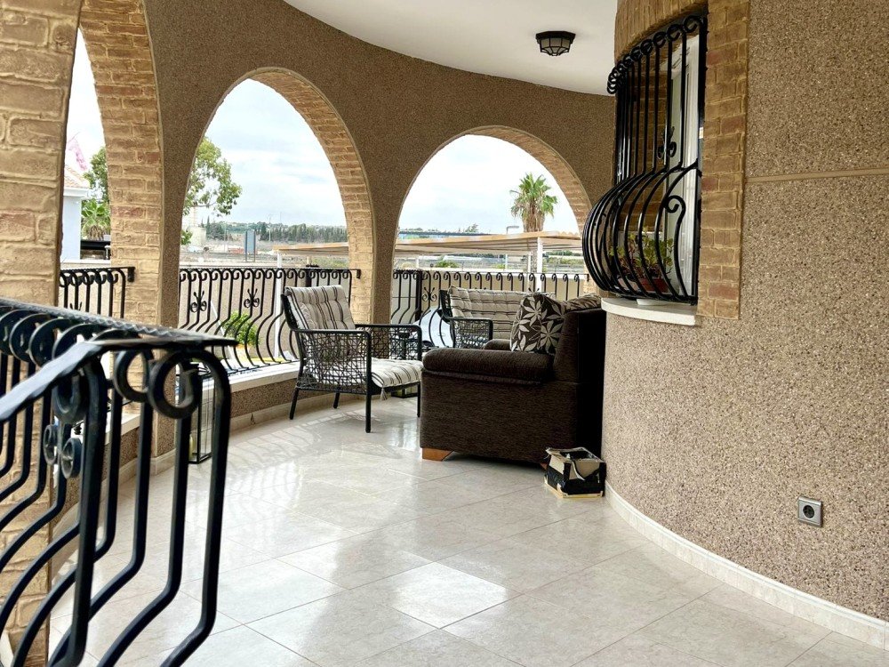Villa for sale in Benijofar, Alicante, Spain