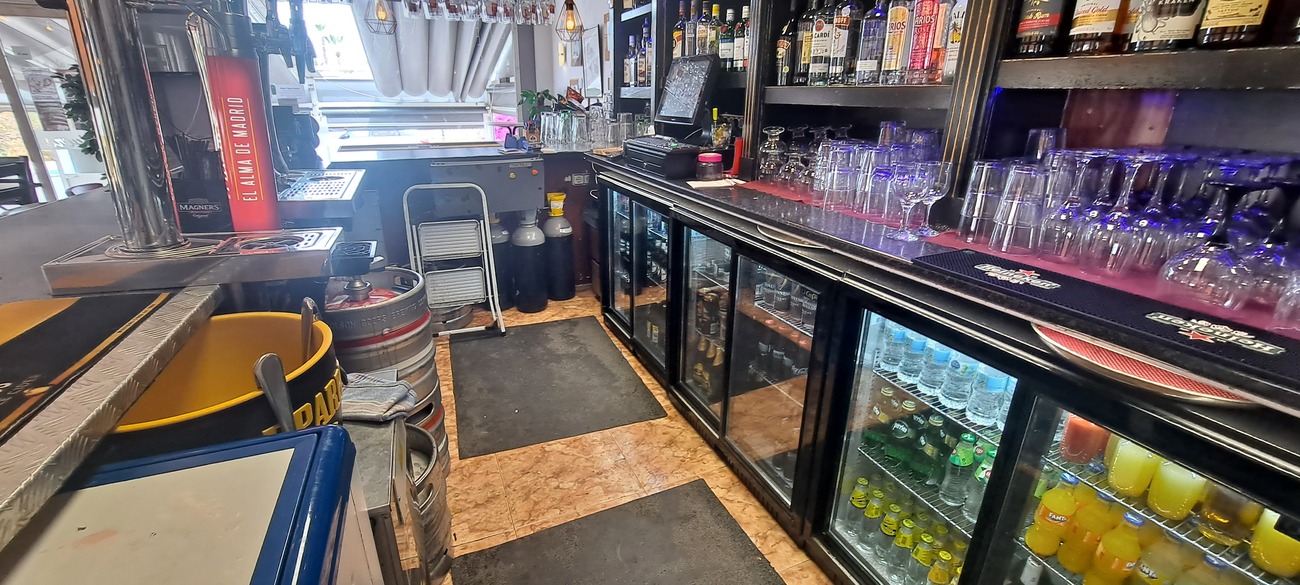 Commercial unit for sale in Villamartin, Alicante, Spain
