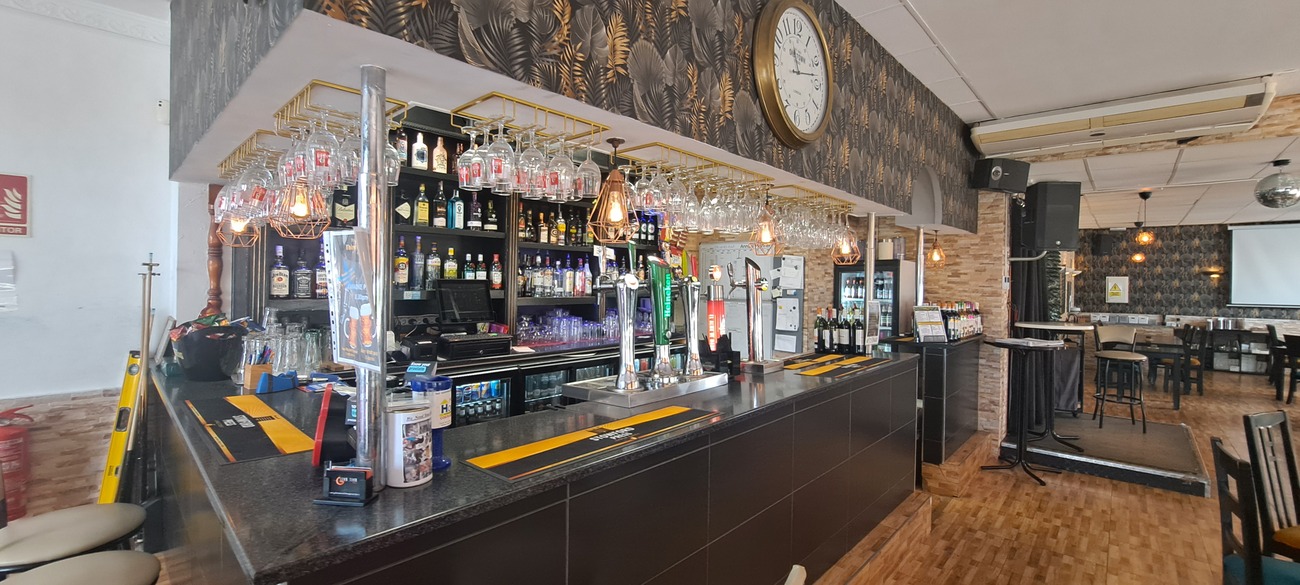 Commercial unit for sale in Villamartin, Alicante, Spain