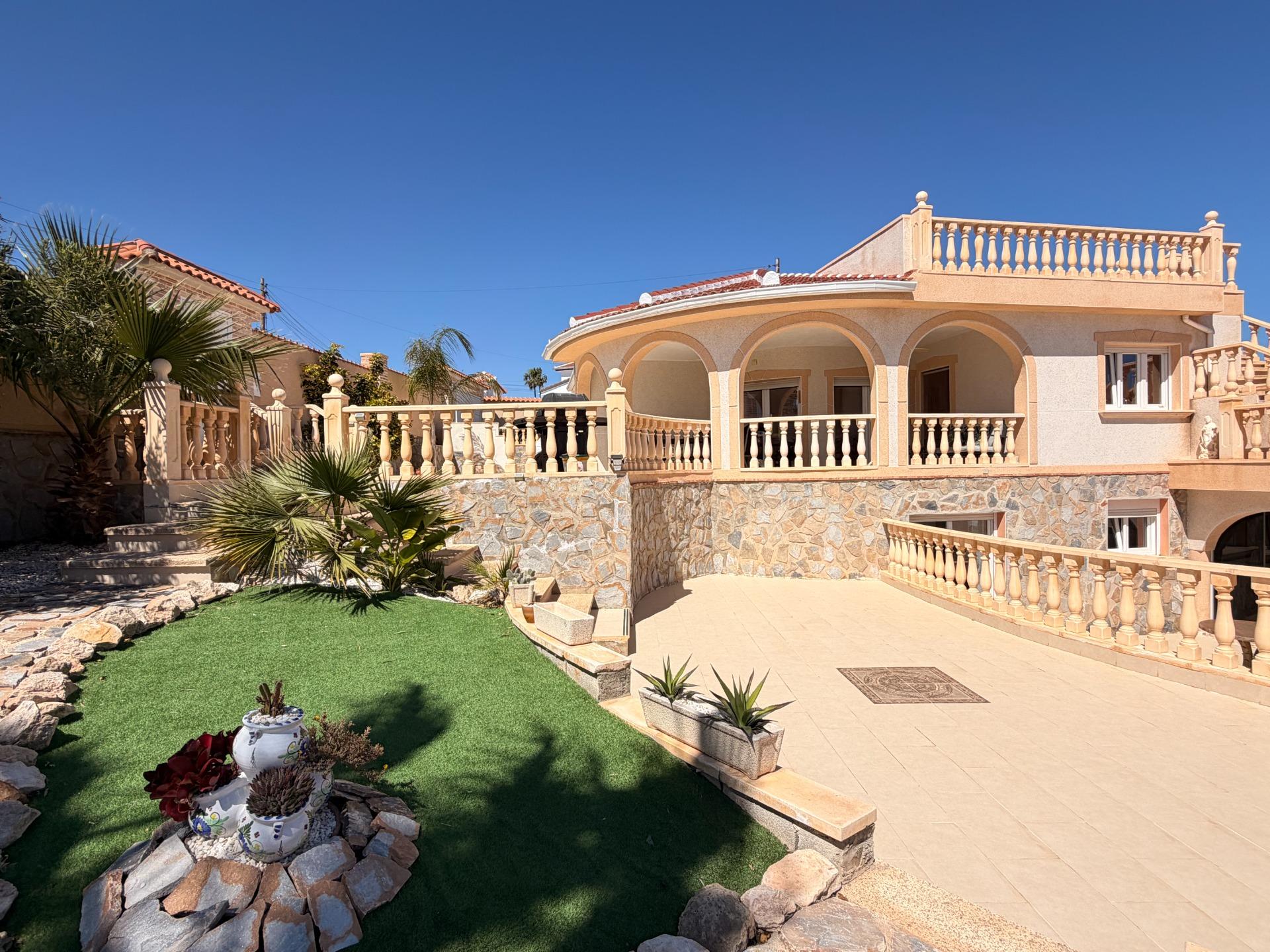 Villa for sale in Ciudad Quesada, Alicante, Spain