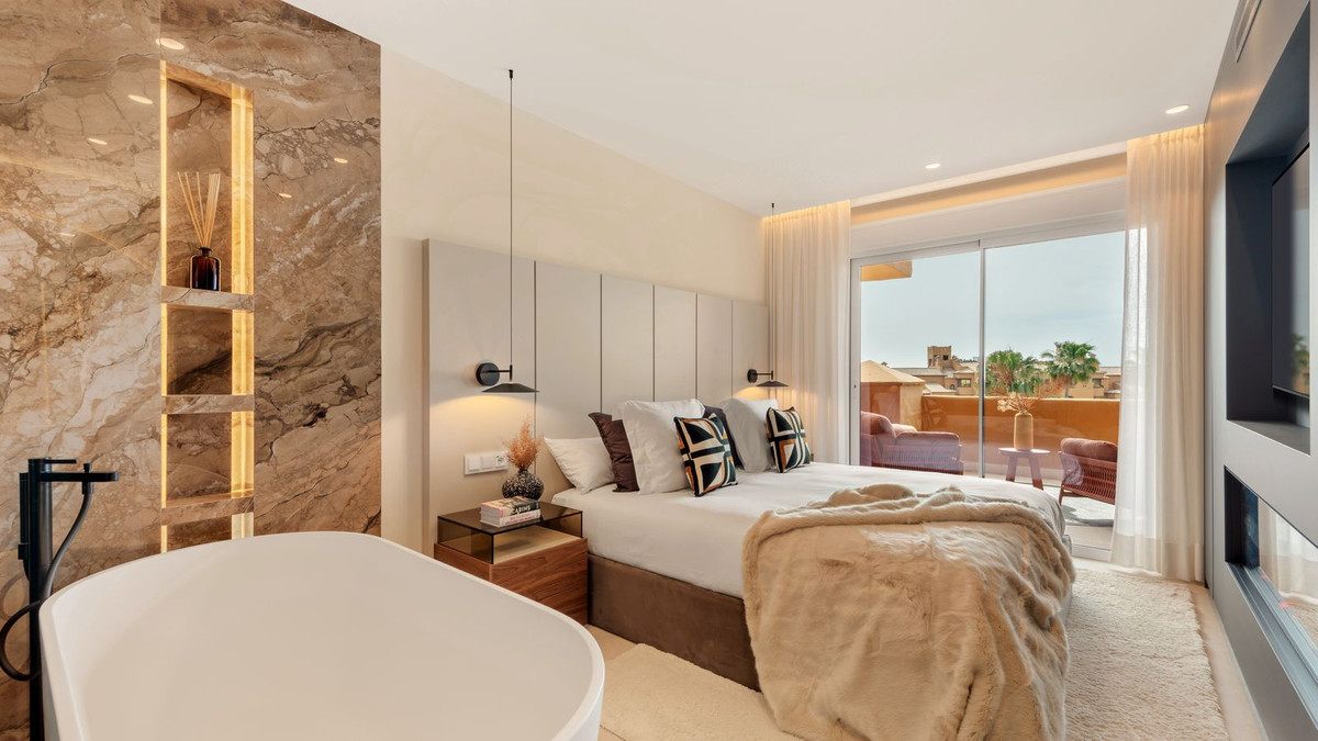 Apartment for sale in New Golden Mile, Málaga, Spain