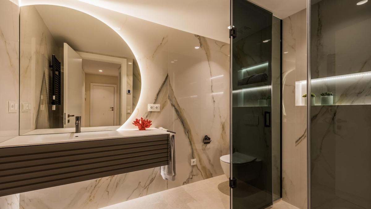 Apartment for sale in New Golden Mile, Málaga, Spain