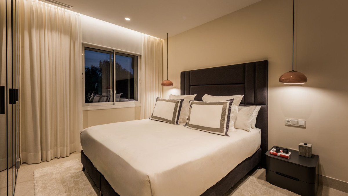 Apartment for sale in New Golden Mile, Málaga, Spain