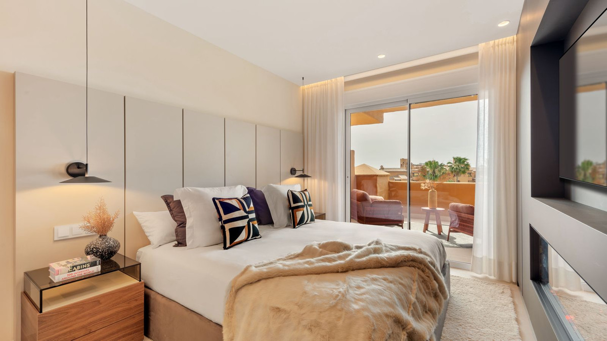 Apartment for sale in New Golden Mile, Málaga, Spain