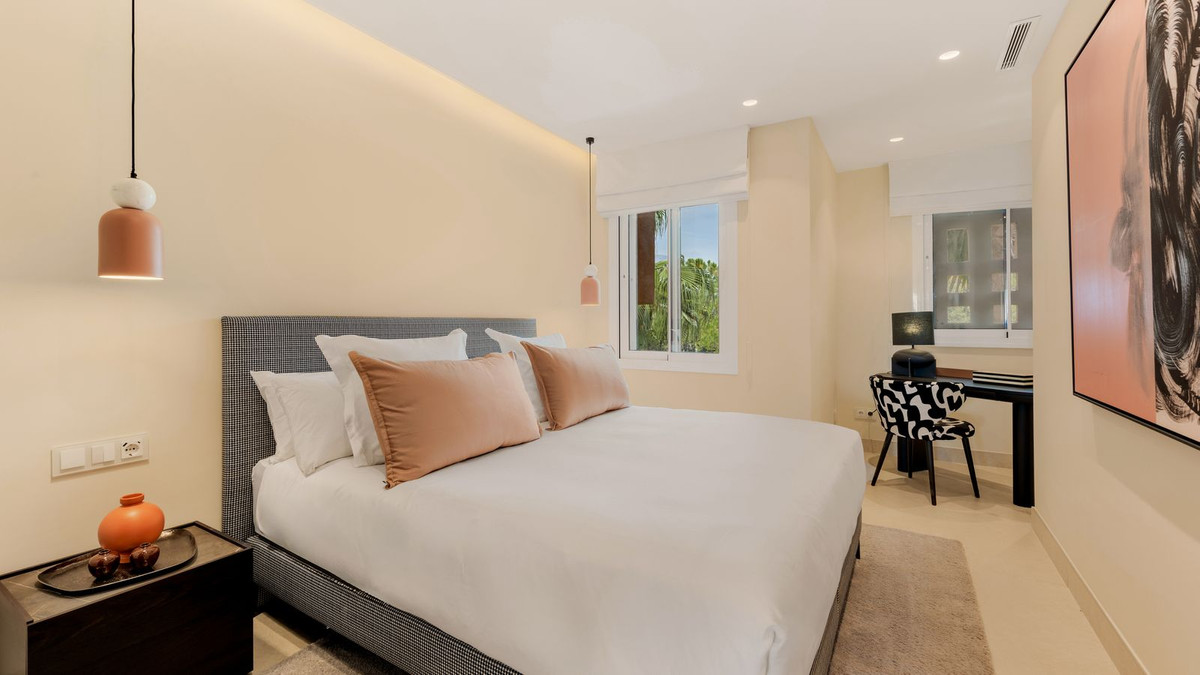 Apartment for sale in New Golden Mile, Málaga, Spain