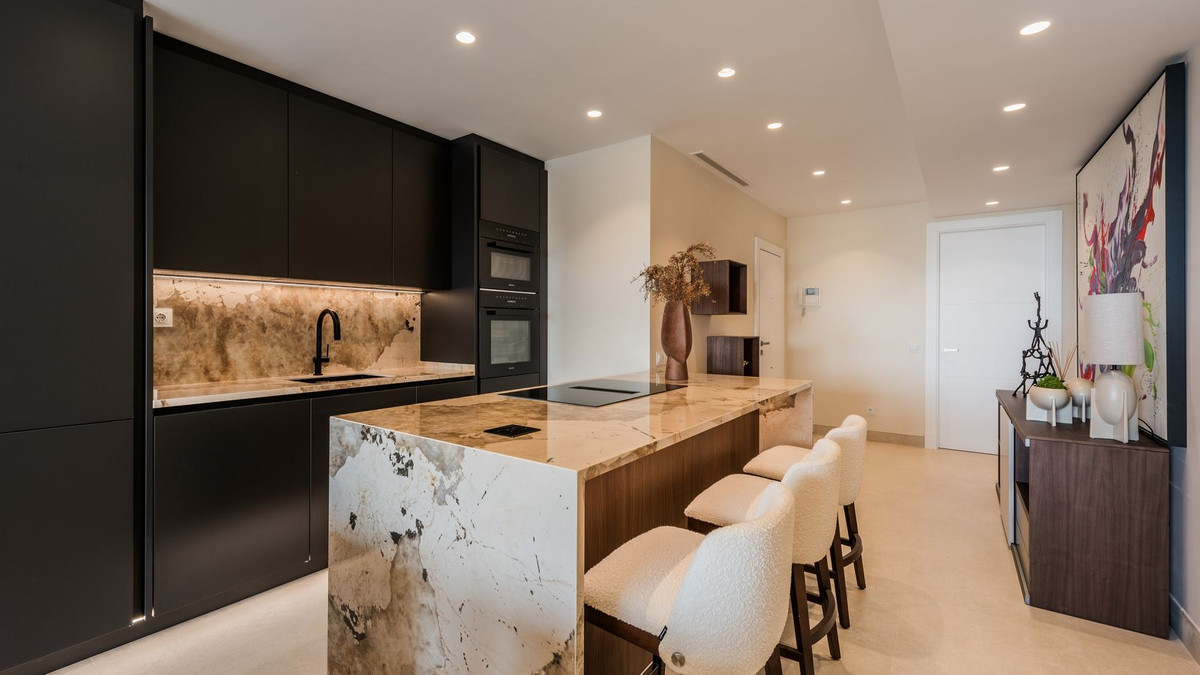 Apartment for sale in New Golden Mile, Málaga, Spain