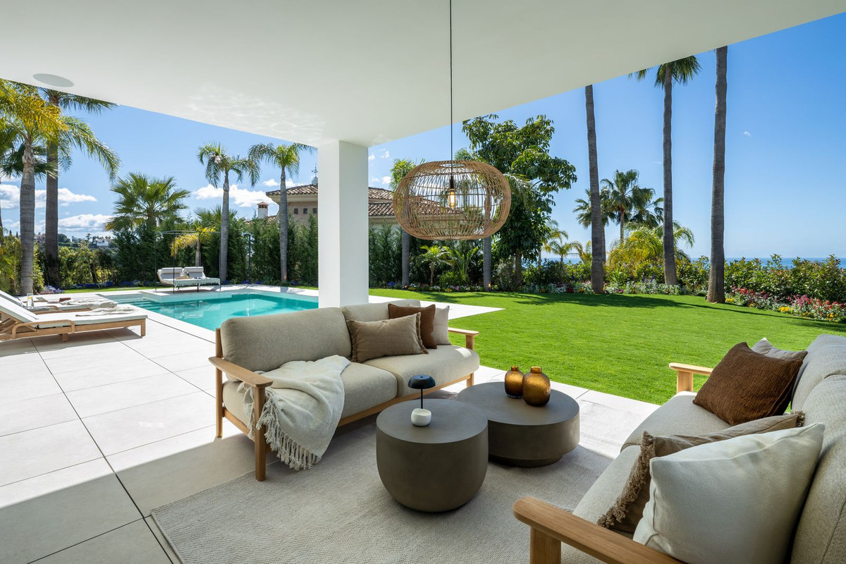 Villa for sale in Los Arqueros Golf, Málaga, Spain