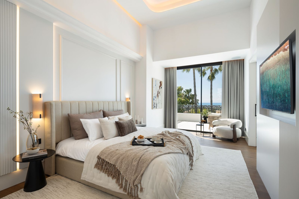 Villa for sale in Los Arqueros Golf, Málaga, Spain