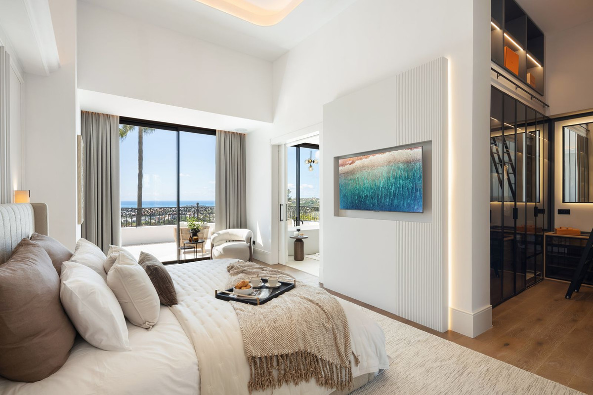Villa for sale in Los Arqueros Golf, Málaga, Spain