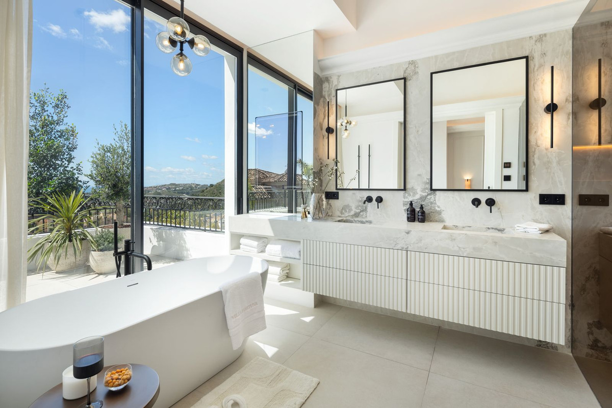 Villa for sale in Los Arqueros Golf, Málaga, Spain