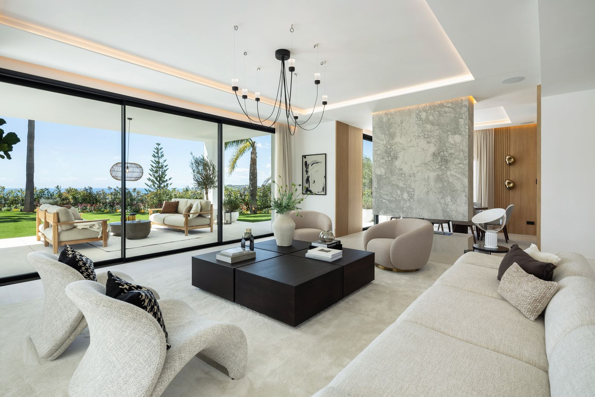 Villa for sale in Los Arqueros Golf, Málaga, Spain