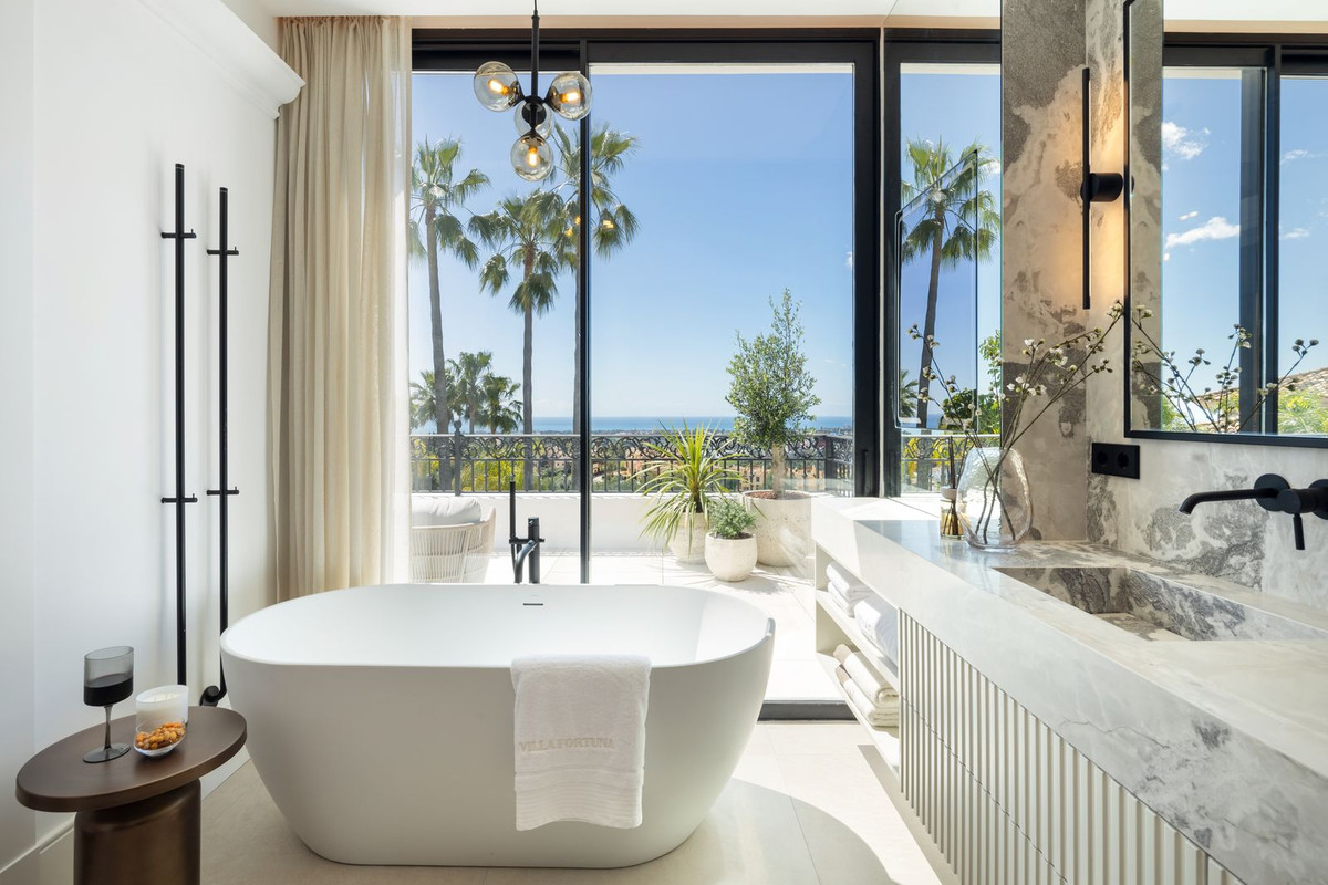 Villa for sale in Los Arqueros Golf, Málaga, Spain