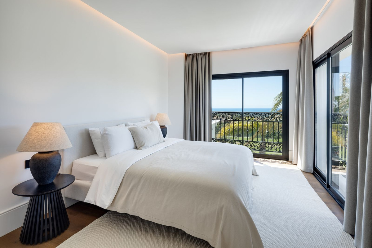 Villa for sale in Los Arqueros Golf, Málaga, Spain
