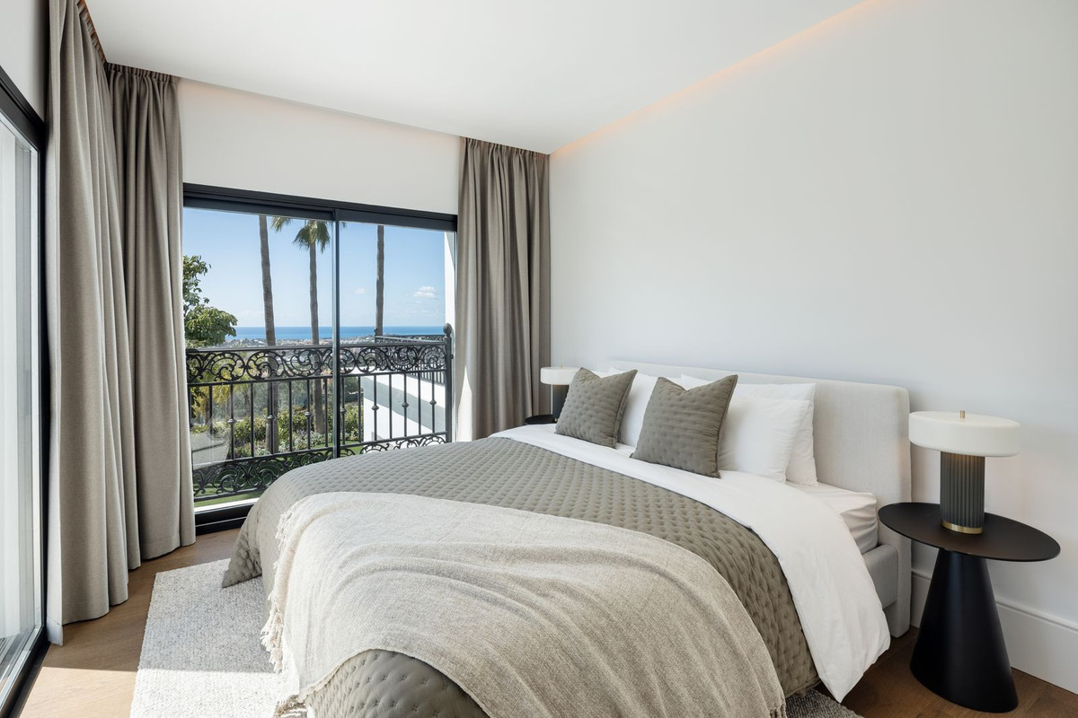Villa for sale in Los Arqueros Golf, Málaga, Spain