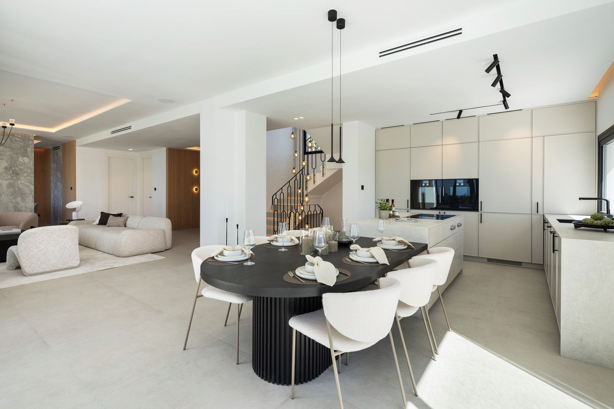 Villa for sale in Los Arqueros Golf, Málaga, Spain