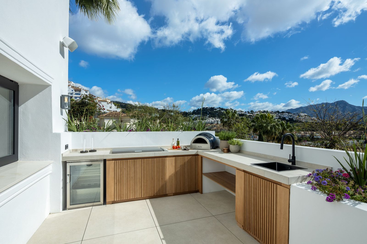 Villa for sale in Los Arqueros Golf, Málaga, Spain