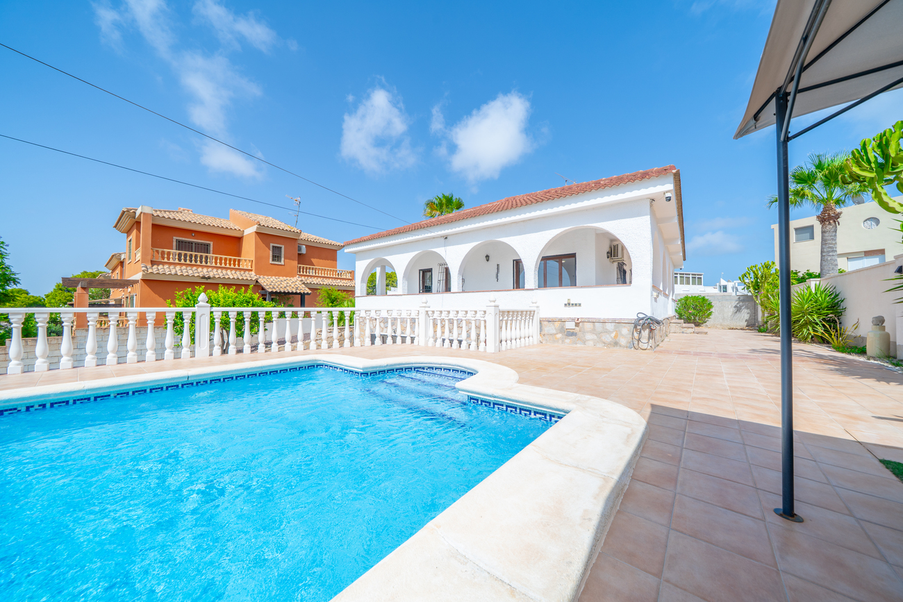 Villa en venta en Torrevieja