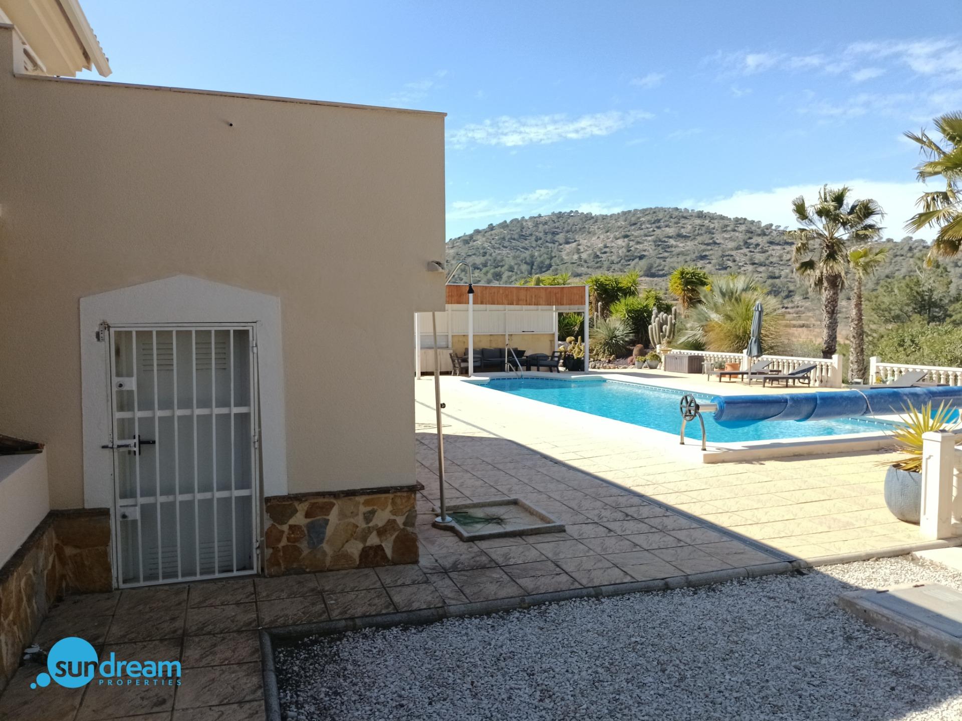 Villa en venta en Abanilla