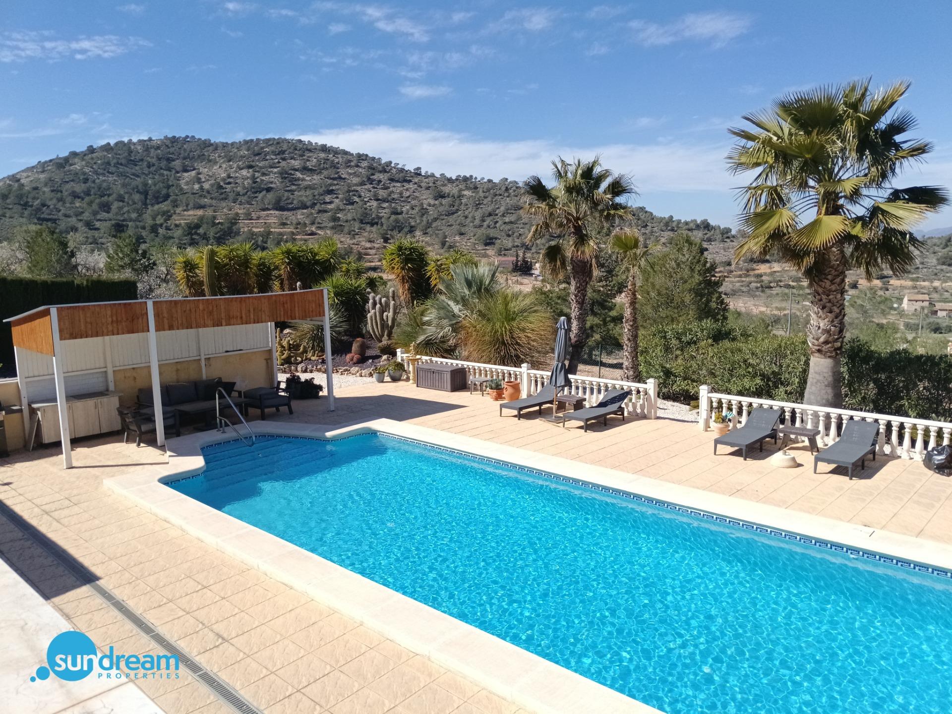 Villa en venta en Abanilla