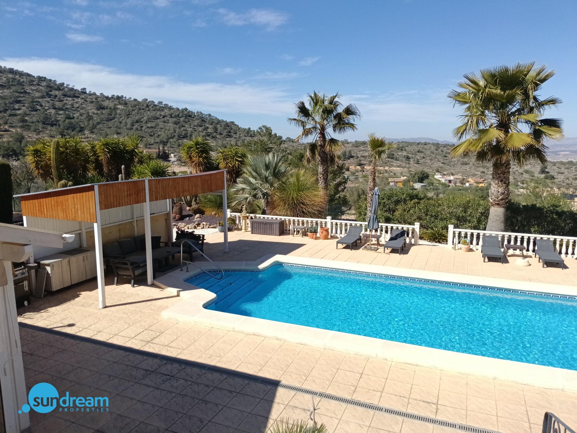 Villa en venta en Abanilla
