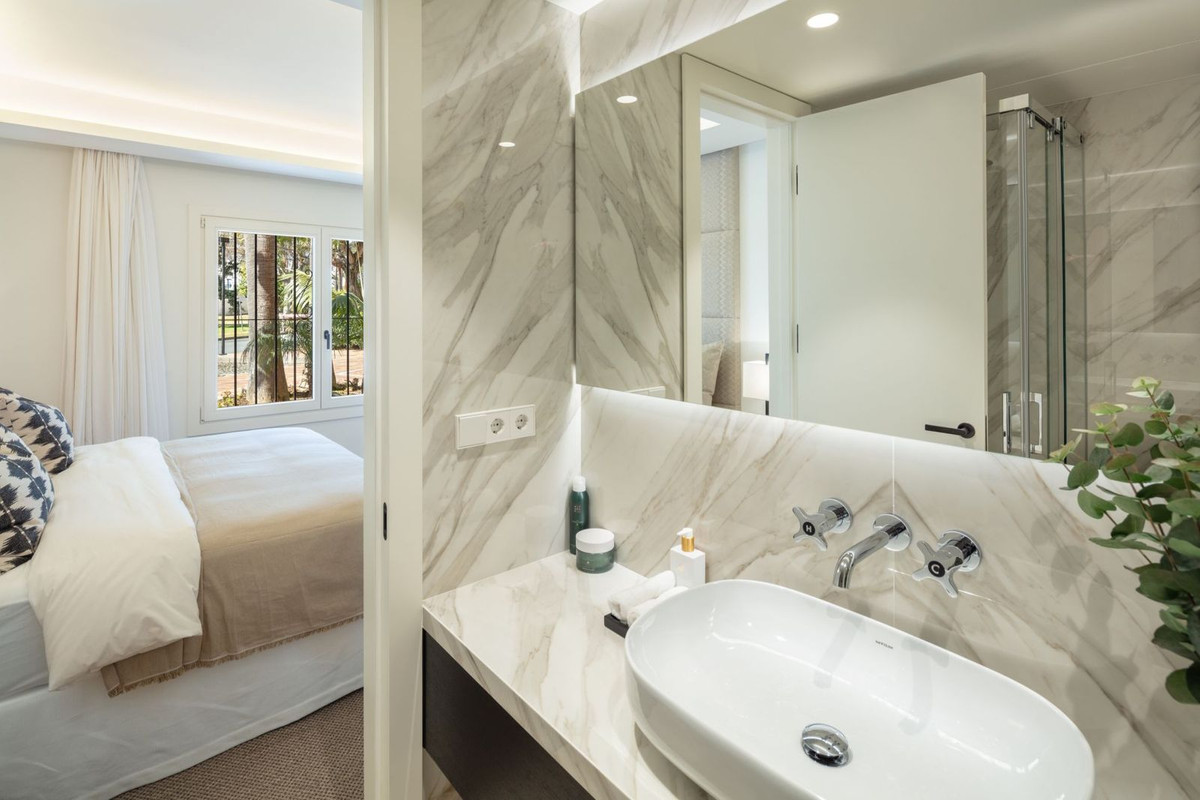 Apartment for sale in Golden Mile, Málaga, Spain