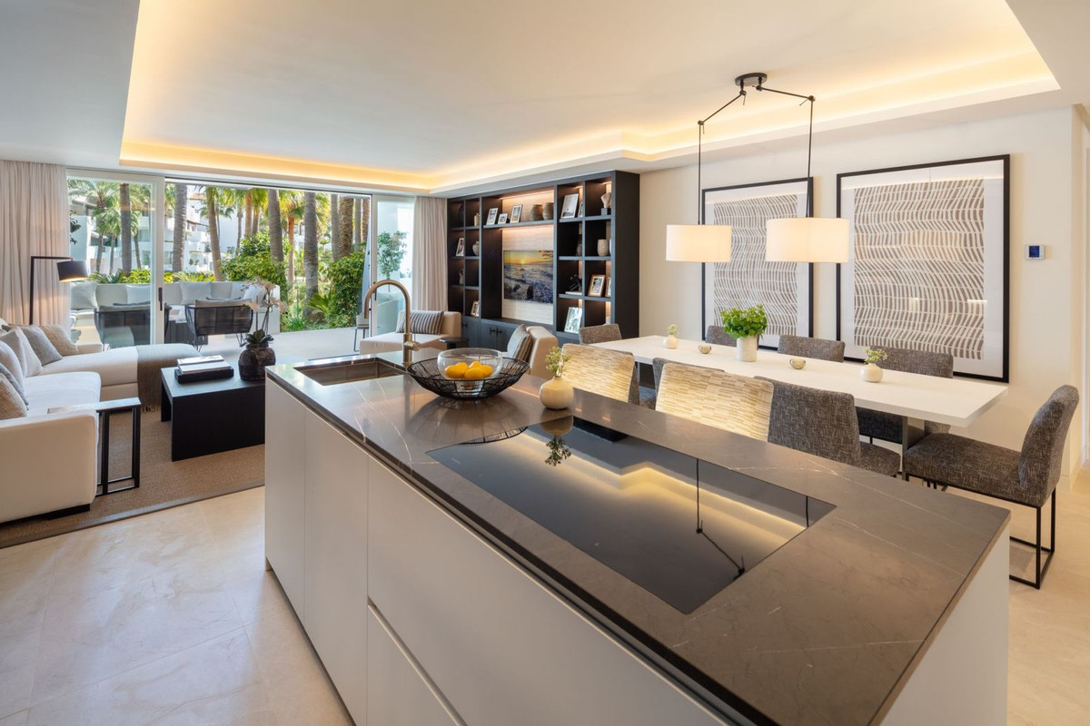 Apartment for sale in Golden Mile, Málaga, Spain