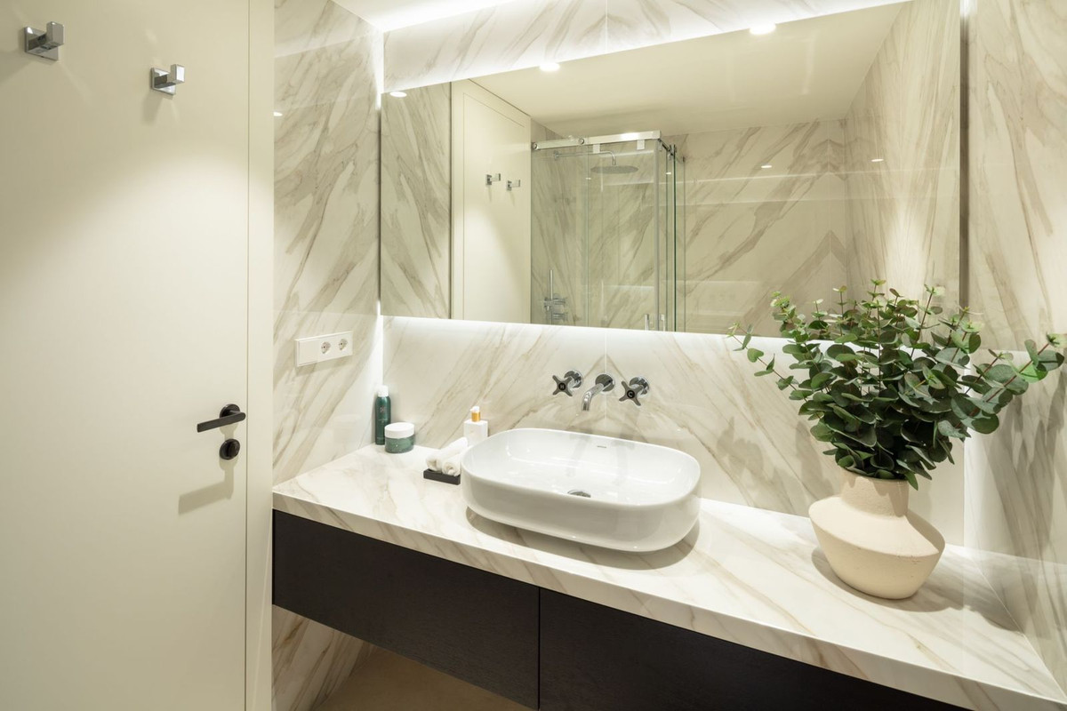 Apartment for sale in Golden Mile, Málaga, Spain