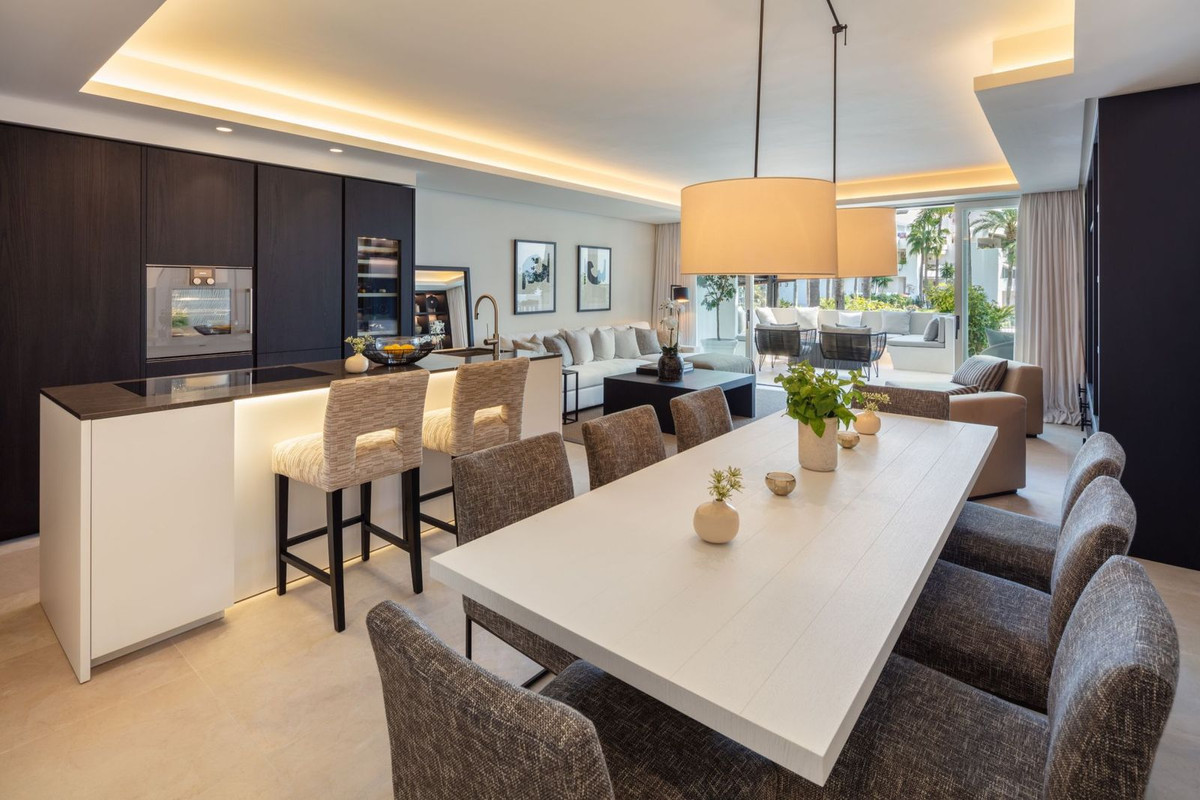 Apartment for sale in Golden Mile, Málaga, Spain