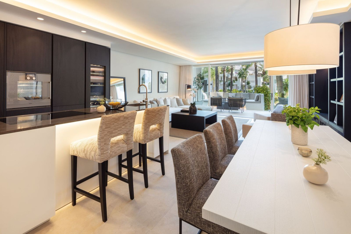 Apartment for sale in Golden Mile, Málaga, Spain