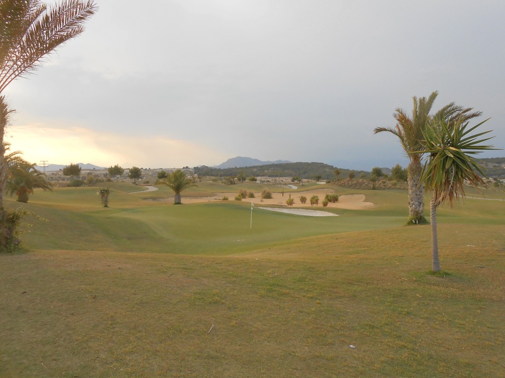 Bungalow for sale in Vistabella Golf Entre Naranjos, Alicante, Spain