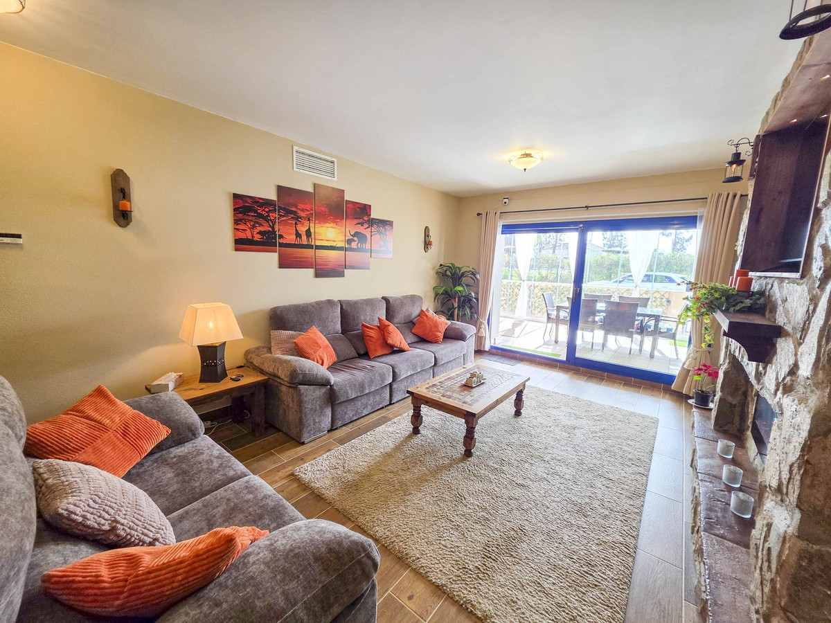 Apartment for sale in La Duquesa, Málaga, Spain