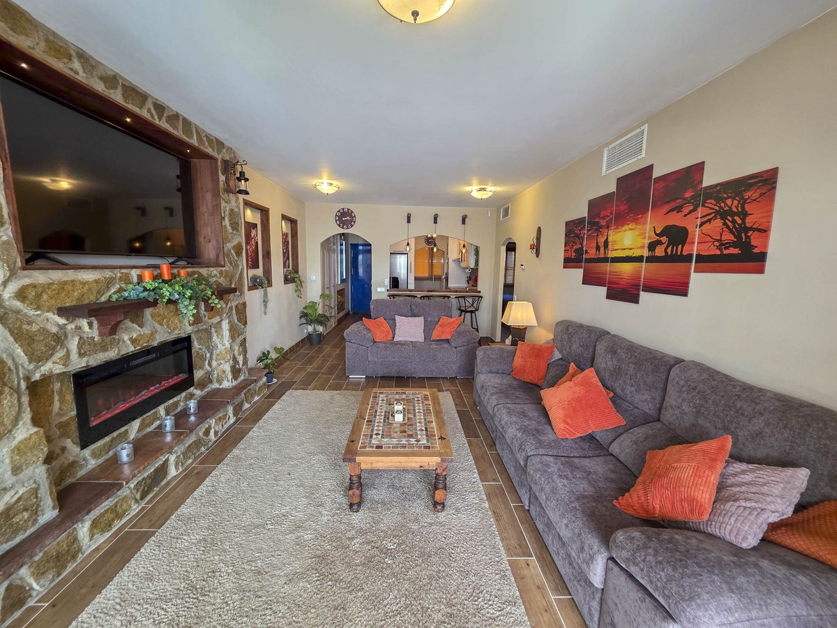 Apartment for sale in La Duquesa, Málaga, Spain
